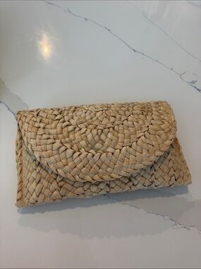 Handwoven Straw Clutch - Natural Beige